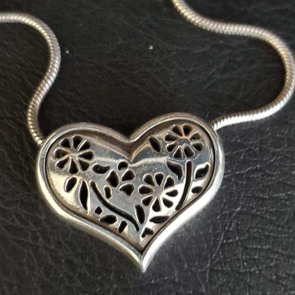Brighton Silver Tone Heart Necklace Floral Cutout Pendant Snake Chain Signed - Picture 4 of 6